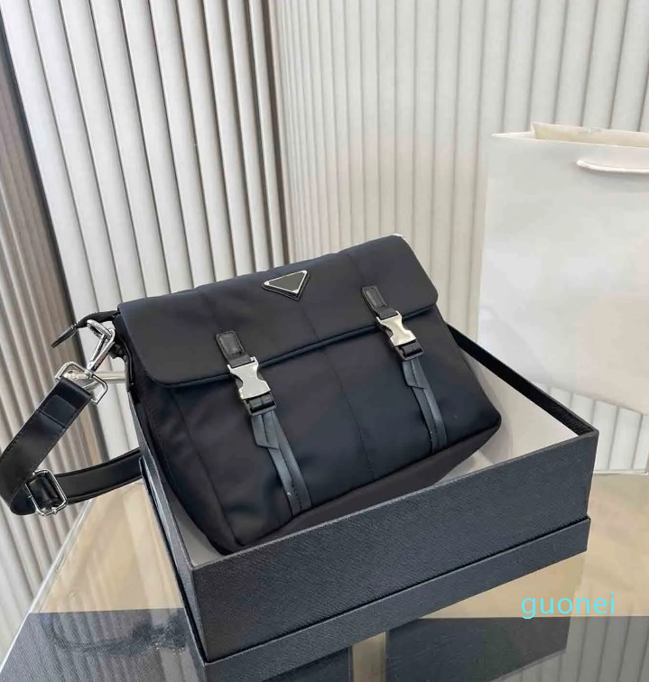 Designer Messenger bag triangle logo high capacity shoulder bags black pu canvas cross body 2023
Designer Messenger bag triangle logo high capacity shoulder bags black pu canvas cross body 2023