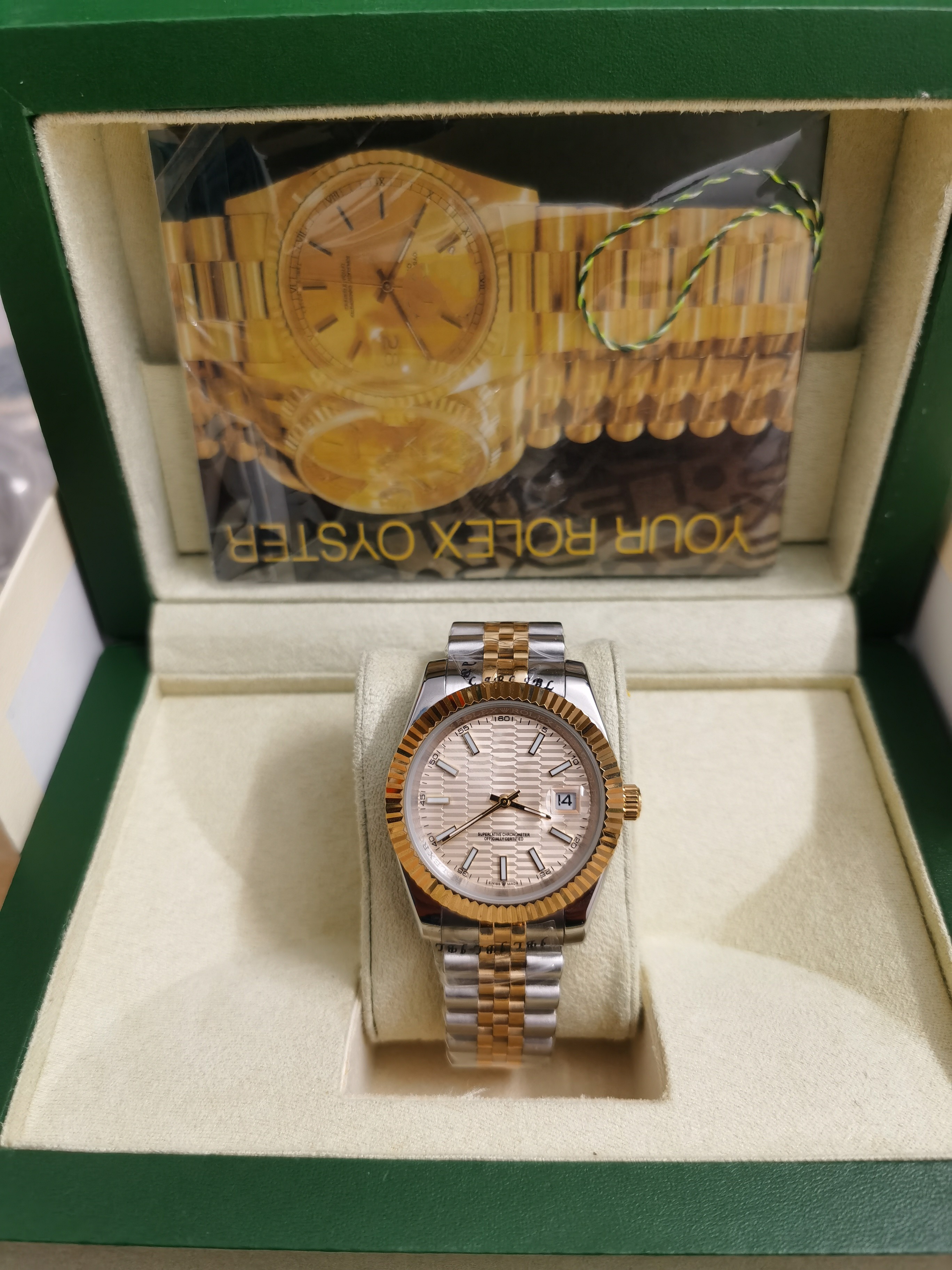 High quality montre de luxe 41mm Mens Womens Watches 2813 Automatic Movement full Stainless Steel Watch waterproof Luminous Mechanical Wristwatches gifts, Watch 31mm+original box
High quality montre de luxe 41mm Mens Womens Watches 2813 Automatic Movement full Stainless Steel Watch waterproof Luminous Mechanical Wristwatches gifts, Watch 31mm+original box