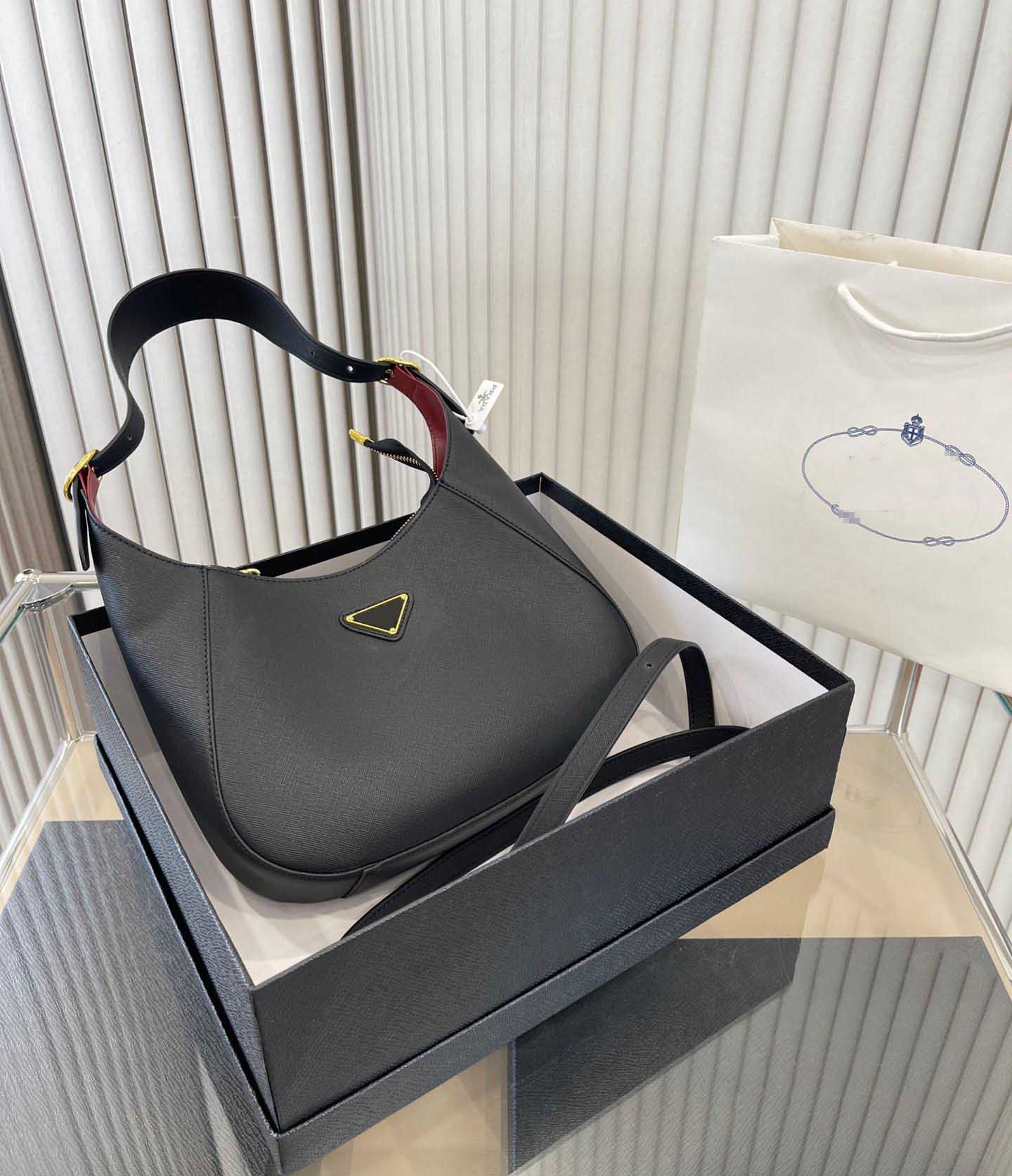 Top Luxury Designer underarm Shoulder Bag Handbags Brand Classic Genuine Leather Solid Color Fashion Bags Womens Tote Purses Crossbody Bags For Women 27CM, Khaki
Top Luxury Designer underarm Shoulder Bag Handbags Brand Classic Genuine Leather Solid Color Fashion Bags Womens Tote Purses Crossbody Bags For Women 27CM, Khaki