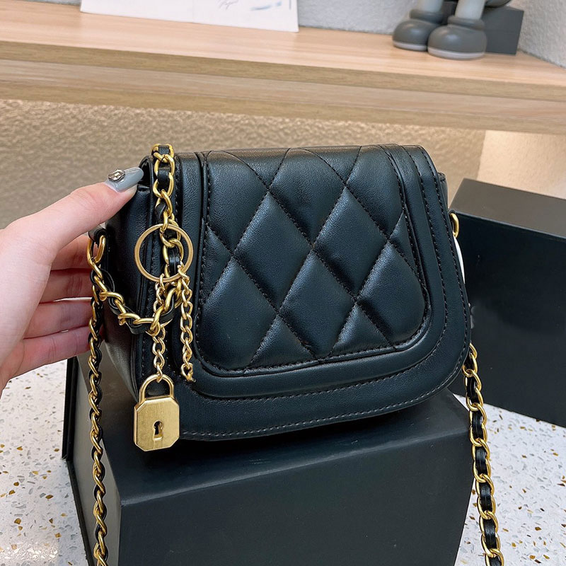 Quilting Chain bag Argyle Cross body Shoulder Handbags Totes Shopping Bag Handbag Purse Women pouch fashion Letters Removable straps Fashions girl must have, Blue
Quilting Chain bag Argyle Cross body Shoulder Handbags Totes Shopping Bag Handbag Purse Women pouch fashion Letters Removable straps Fashions girl must have, Blue