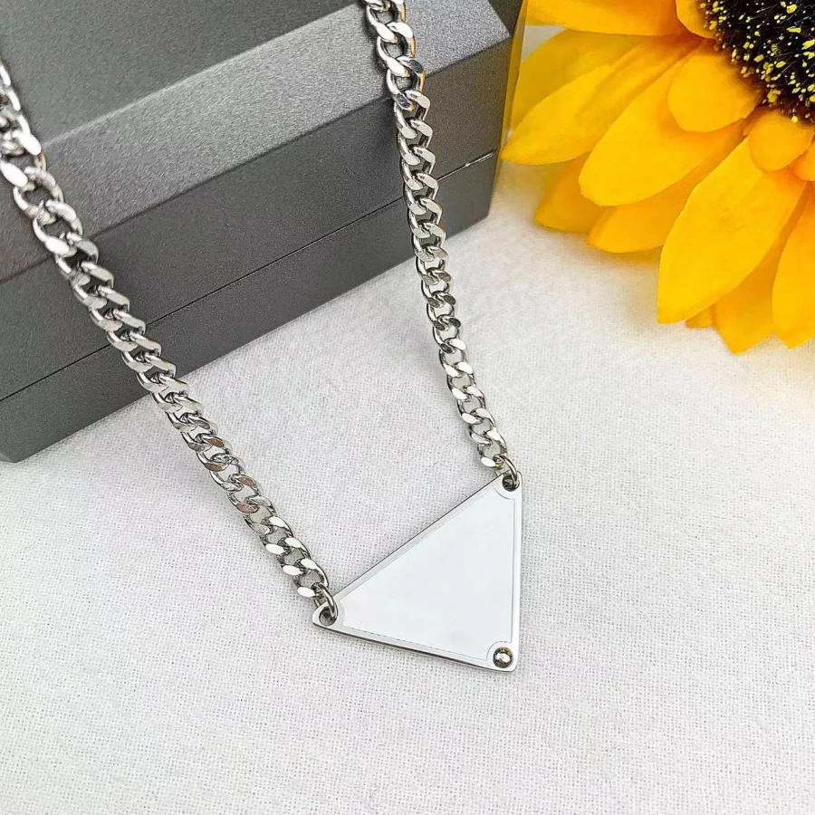 Personalize Heart Necklace Jewelry Designers Stainless Steel 18K Gold Pendant Iced Out Chains for Men Black White Triangle Pendants Engagement Christmas gift
Personalize Heart Necklace Jewelry Designers Stainless Steel 18K Gold Pendant Iced Out Chains for Men Black White Triangle Pendants Engagement Christmas gift