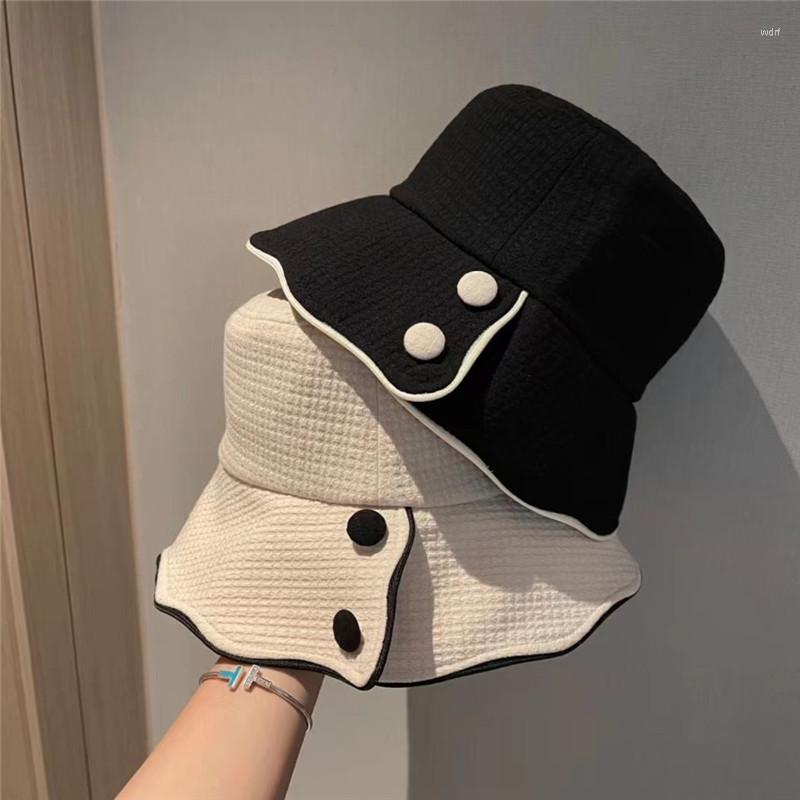 Berets 202209-WM Drop Autumn Black White Contrast Color Tweed Check Fabric Leisure Lady Bucket Cap Women Fishermen Hat
Berets 202209-WM Drop Autumn Black White Contrast Color Tweed Check Fabric Leisure Lady Bucket Cap Women Fishermen Hat