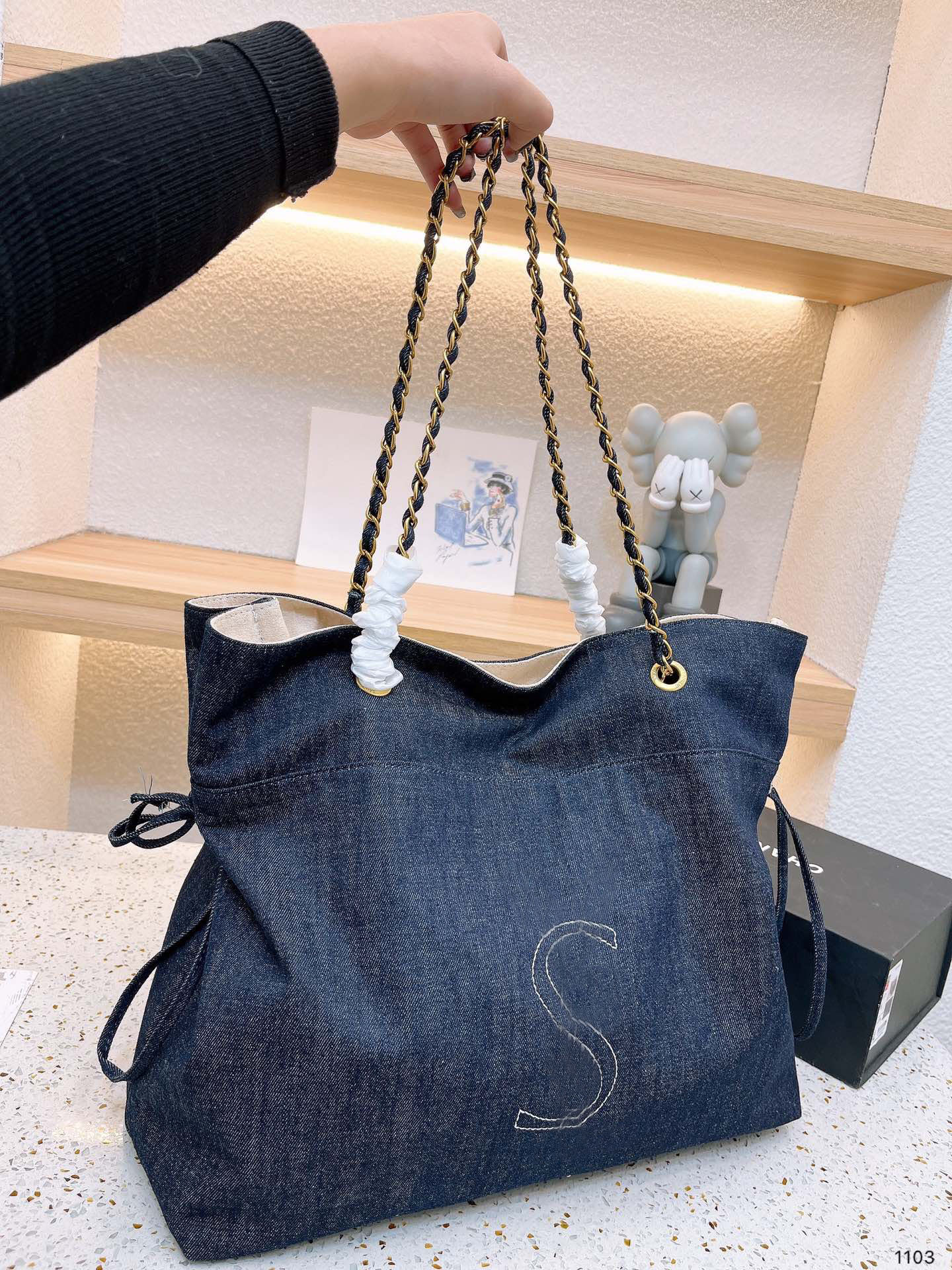 2023 Limited edition cowboy Bag handbag fashion Denim canvas shopping package clutch handbag New brand designer shoulder crossbody packages totes, Customize
2023 Limited edition cowboy Bag handbag fashion Denim canvas shopping package clutch handbag New brand designer shoulder crossbody packages totes, Customize