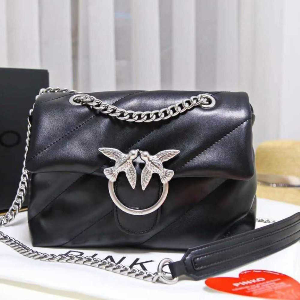 pinkos Designer women handbags swallow Flying Bird 2021 Autumn and Winter Luxury Style Versatile Women Quilted Swallow Buckle One Crossbody Pillow, Black
pinkos Designer women handbags swallow Flying Bird 2021 Autumn and Winter Luxury Style Versatile Women Quilted Swallow Buckle One Crossbody Pillow, Black