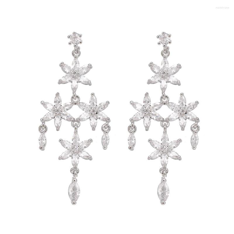 Stud Earrings Bettyue Arrival Flower Modelling Noble Earring For Female Fashion Zirconia Decoration Banquet Gift
Stud Earrings Bettyue Arrival Flower Modelling Noble Earring For Female Fashion Zirconia Decoration Banquet Gift