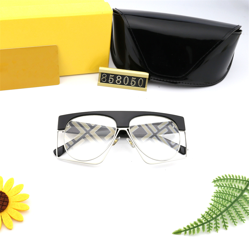 Summer Designer Sunglasses Man Retro Sun Glasses Square Frame Eyeglasses UV Protection Leisure Tourism Beach Luxury Sun Glasses With Box
Summer Designer Sunglasses Man Retro Sun Glasses Square Frame Eyeglasses UV Protection Leisure Tourism Beach Luxury Sun Glasses With Box