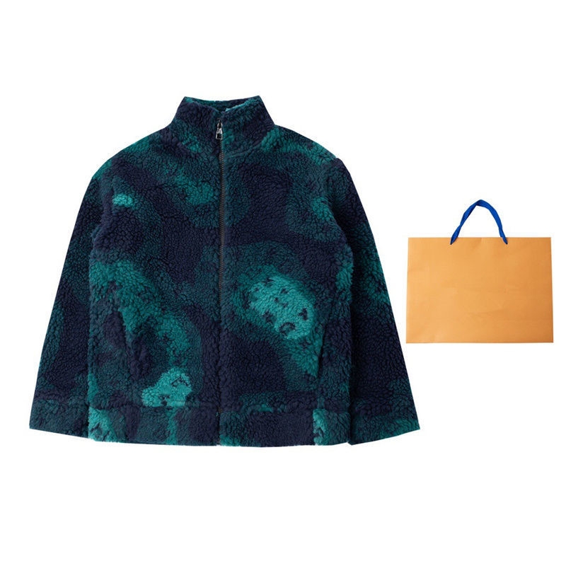 Men and women designer Lamb fur jacket Trend Mens Clothing Autumn and Winter Fashion Classic Retro Camouflage zipper Size S, Green
Men and women designer Lamb fur jacket Trend Mens Clothing Autumn and Winter Fashion Classic Retro Camouflage zipper Size S, Green