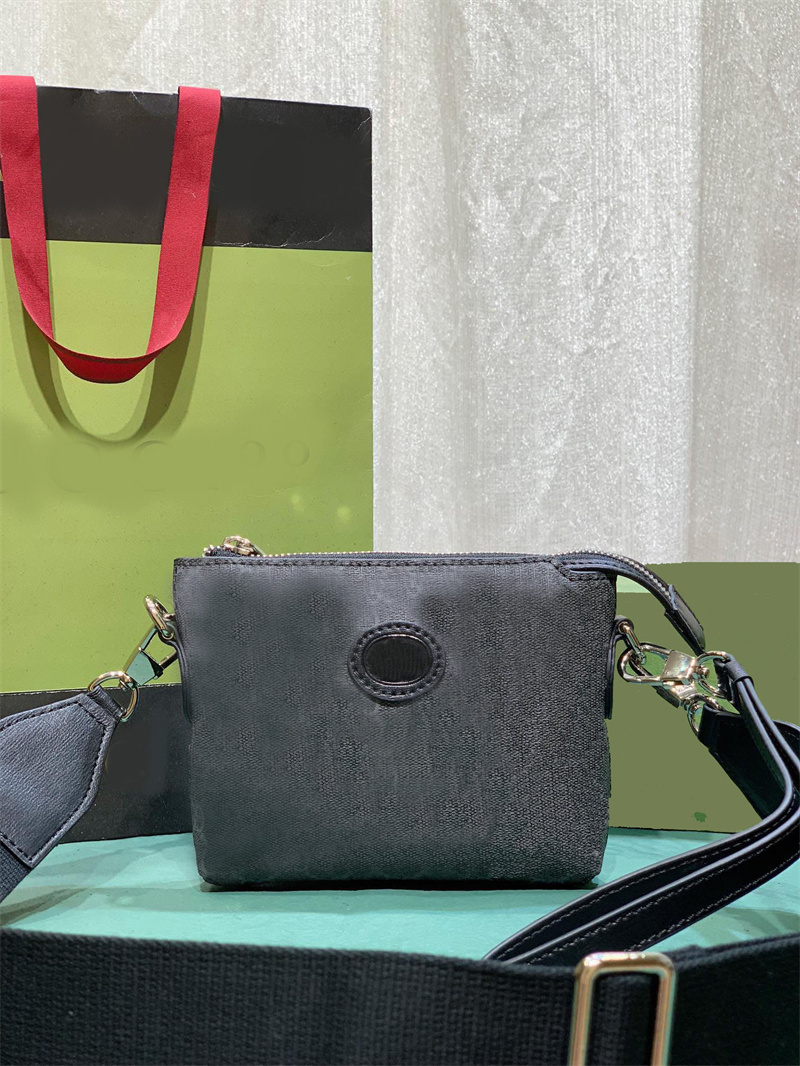 Two colour Designer men Handbags Shoulder bags Messenger fashion Leather totes crossbody Business bag for man
Two colour Designer men Handbags Shoulder bags Messenger fashion Leather totes crossbody Business bag for man