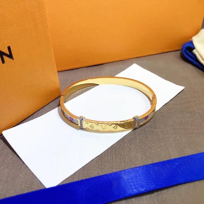 Designer Bangle Bracelets Fashion Classical Bangle Luxury Jewelry Round Bracelet with Metal Head Designer Minority Design Couple S287
Designer Bangle Bracelets Fashion Classical Bangle Luxury Jewelry Round Bracelet with Metal Head Designer Minority Design Couple S287