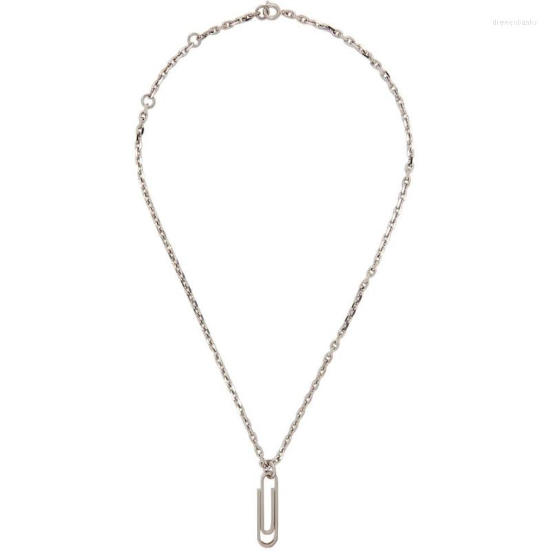 Pendant Necklaces Niche Personality Simple Design OW Paper Clip Necklace Men And Women Couple Fashion All-Match Jewelry Accessories
Pendant Necklaces Niche Personality Simple Design OW Paper Clip Necklace Men And Women Couple Fashion All-Match Jewelry Accessories