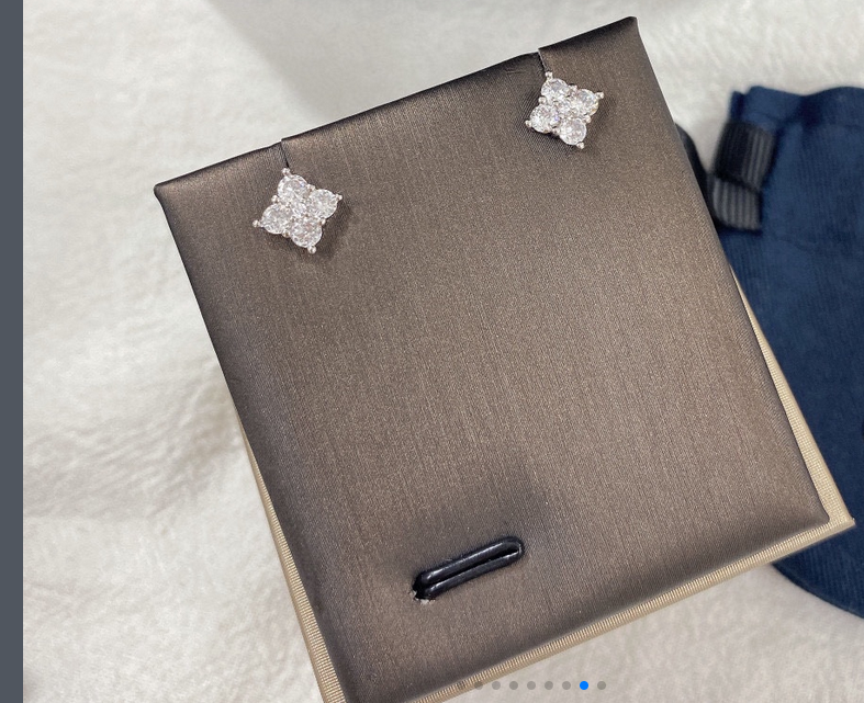 INS New in luxury fine jewelry earrings for womens pendant k Gold Heart Necklace with Engraved Beads fatma hand adornment
INS New in luxury fine jewelry earrings for womens pendant k Gold Heart Necklace with Engraved Beads fatma hand adornment