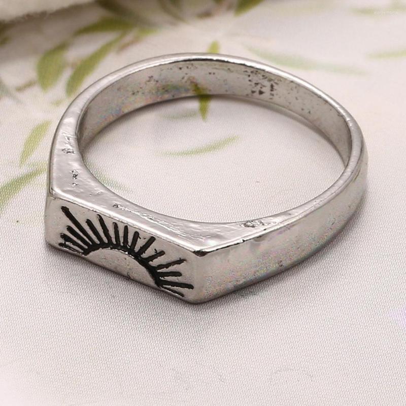 Wedding Rings 2022 Fashion Retro Sunrise Men's Ring Simple And Versatile Travel Dating For Women Party Gift Unisex Men Wholesale
Wedding Rings 2022 Fashion Retro Sunrise Men's Ring Simple And Versatile Travel Dating For Women Party Gift Unisex Men Wholesale