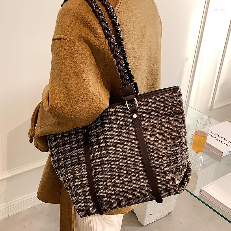 Evening Bags High Quality Women Pu Leather Handbags Large Capacity Ladies Travel Shoulder Bag Designer Female Big Casual Tote Messenger
Evening Bags High Quality Women Pu Leather Handbags Large Capacity Ladies Travel Shoulder Bag Designer Female Big Casual Tote Messenger