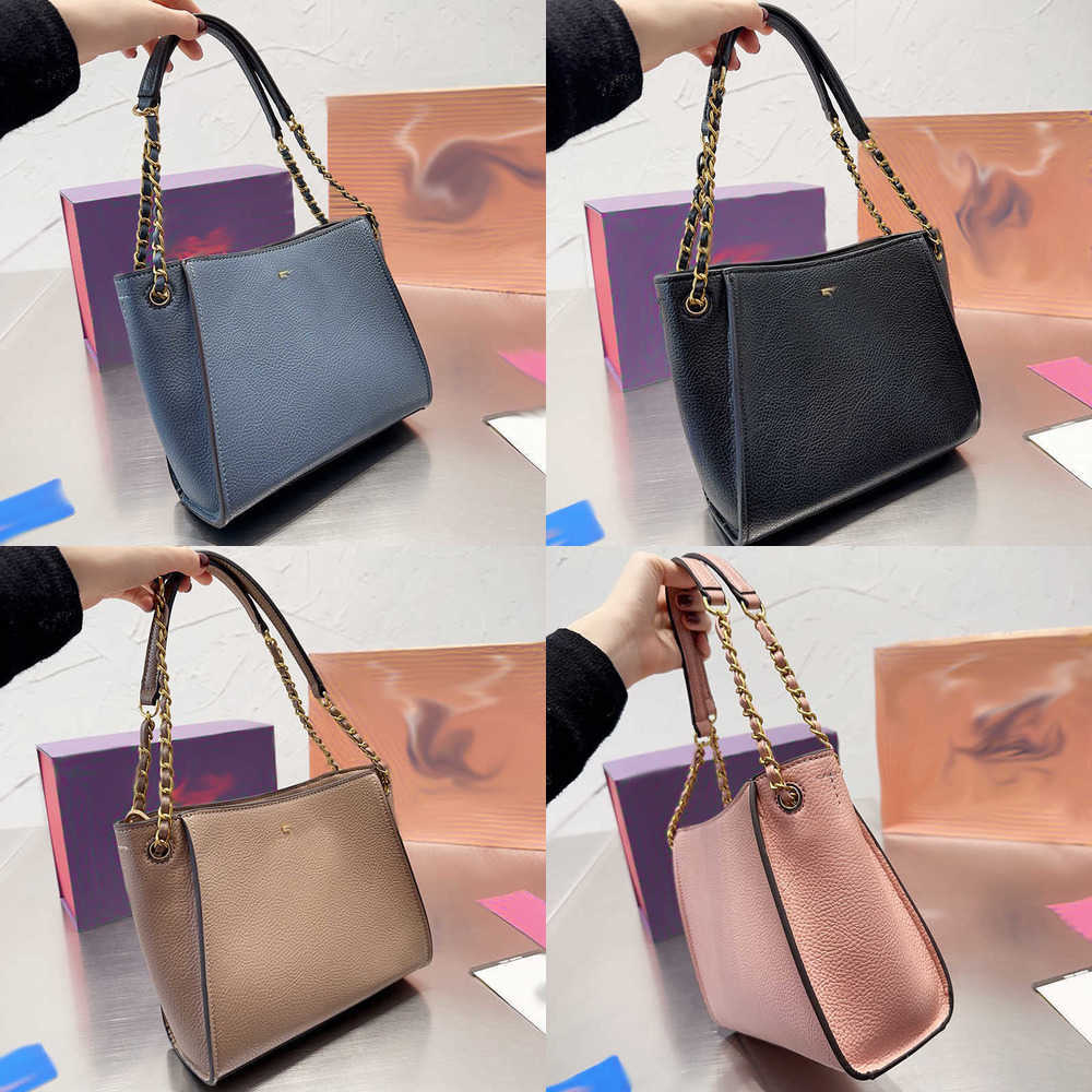 Shopping Bags Totes bag the Tote Womens Designer Leather Shopper Hardware Hollow Logo Luxurys Handbag 6 Colors Crossbody Woman Purse Wallet, Torybbag-6
Shopping Bags Totes bag the Tote Womens Designer Leather Shopper Hardware Hollow Logo Luxurys Handbag 6 Colors Crossbody Woman Purse Wallet, Torybbag-6