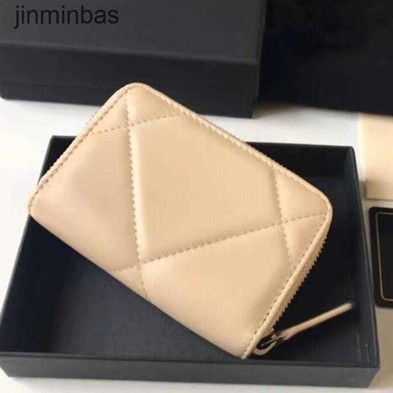 Luxury Design Bag Shop Wholesale and Retail Classic Darlingge Small Fragrant Women's Card Bag Fashion Sheep Leather Holder 19 Seri Credit Zero Wallet, Purple
Luxury Design Bag Shop Wholesale and Retail Classic Darlingge Small Fragrant Women's Card Bag Fashion Sheep Leather Holder 19 Seri Credit Zero Wallet, Purple