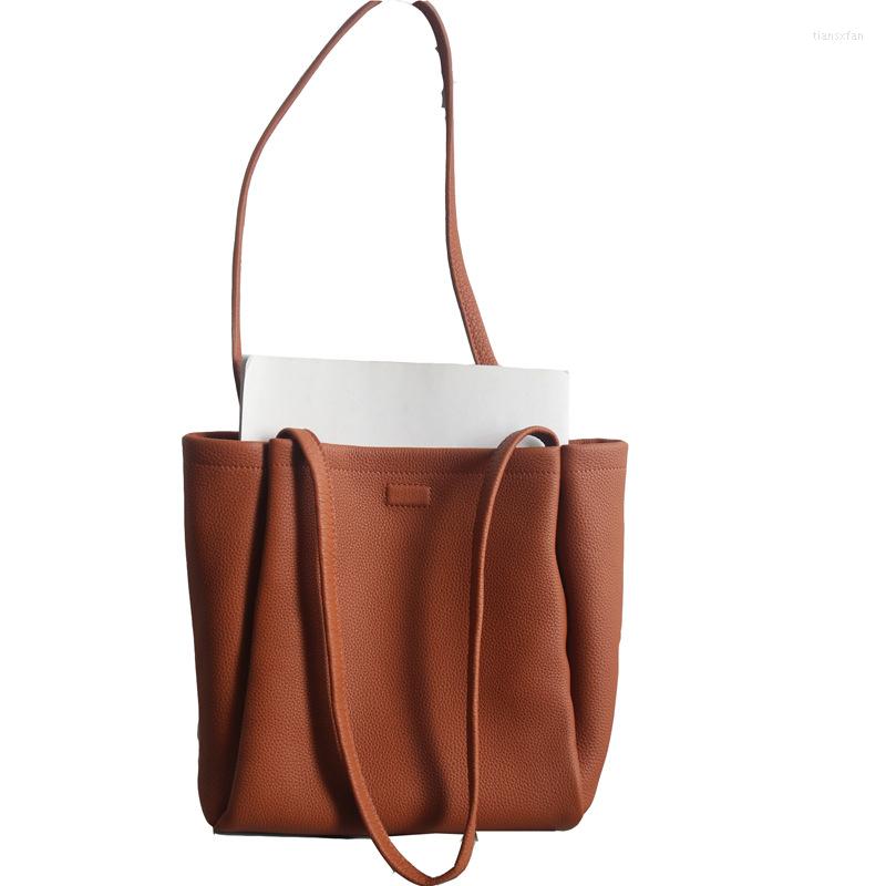 Evening Bags 2022 Trendy Leather Handbags Fashion Large-capacity Tote Bag Cowhide Stitching Shoulder Luxury Designer, Grey
Evening Bags 2022 Trendy Leather Handbags Fashion Large-capacity Tote Bag Cowhide Stitching Shoulder Luxury Designer, Grey