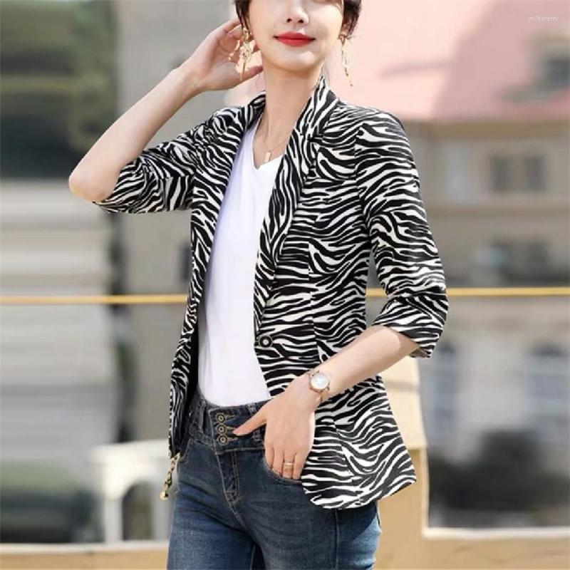 Women's Suits Autumn Short Slim Business Blazers Coat Spring Casual All-match Women Jackets Fashion Stripe Work Office Lady Suit, Black
Women's Suits Autumn Short Slim Business Blazers Coat Spring Casual All-match Women Jackets Fashion Stripe Work Office Lady Suit, Black