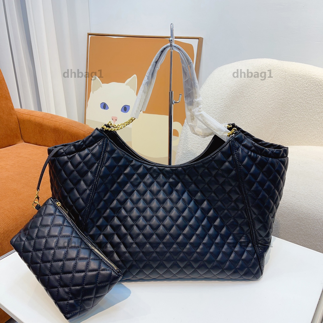 42CM Large Capacity Black Classical Designer Tote Bag Diamond Lattice Genuine Leather Metal Chain One Shoulder Casual Fashion Shopping Outdoor Commuter Handbag
42CM Large Capacity Black Classical Designer Tote Bag Diamond Lattice Genuine Leather Metal Chain One Shoulder Casual Fashion Shopping Outdoor Commuter Handbag