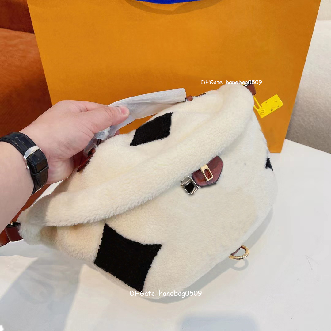 designer bag men women winter teddy waist bag luxuy chest bags crossbody lamb wool genuine soft fur bumbag shoulder handbags belt cross body handbag bum fanny pack
designer bag men women winter teddy waist bag luxuy chest bags crossbody lamb wool genuine soft fur bumbag shoulder handbags belt cross body handbag bum fanny pack