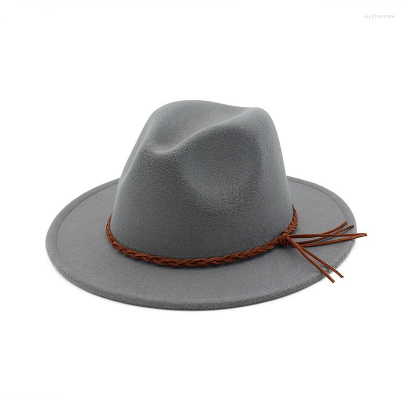 Berets High Quality Women Men Flat Brim Wool Felt Jazz Fedora Hats British Retro Hat Lady Trilby With Rope Autumn Winter 10 Colors, Black
Berets High Quality Women Men Flat Brim Wool Felt Jazz Fedora Hats British Retro Hat Lady Trilby With Rope Autumn Winter 10 Colors, Black