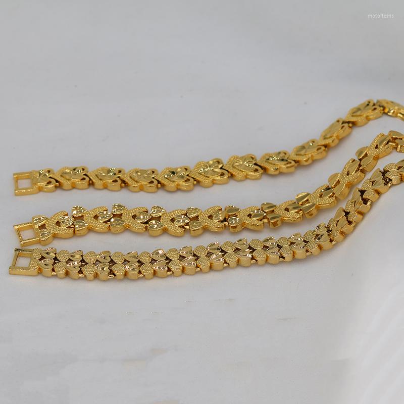 Link Bracelets Dubai 24K Gold Plated Various Shapes Bracelet For Men And Women Cuban Chain Bangle Hiphop Jewelry Gifts
Link Bracelets Dubai 24K Gold Plated Various Shapes Bracelet For Men And Women Cuban Chain Bangle Hiphop Jewelry Gifts