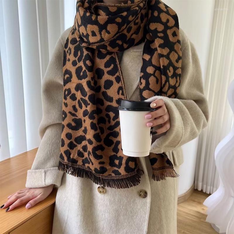 Scarves Europe And The United States Big Ladies Leopard-print Double-sided Student Couples Warm Thick With A Shawl Collar
Scarves Europe And The United States Big Ladies Leopard-print Double-sided Student Couples Warm Thick With A Shawl Collar