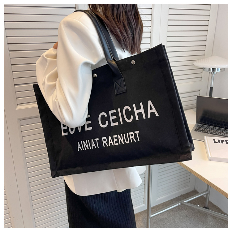 New Designer Bags Large Capacity Casual Totes Women Purse and Handbags Luxury Fashion Shoulder Messenger Bag Borsa, Black
New Designer Bags Large Capacity Casual Totes Women Purse and Handbags Luxury Fashion Shoulder Messenger Bag Borsa, Black