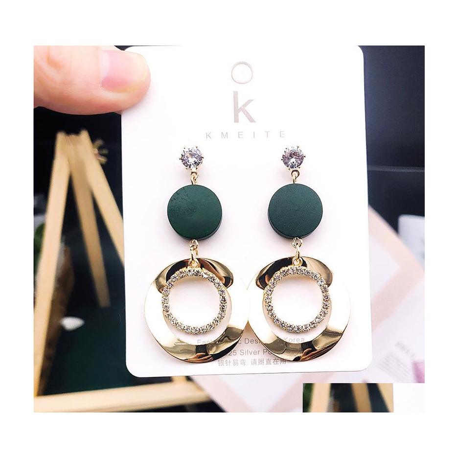Dangle Chandelier Fashion Jewelry S925 Sier Needle Long Earrings Wood Circle Rhinstone Dangle Stud Drop Delivery Dhvdf
Dangle Chandelier Fashion Jewelry S925 Sier Needle Long Earrings Wood Circle Rhinstone Dangle Stud Drop Delivery Dhvdf