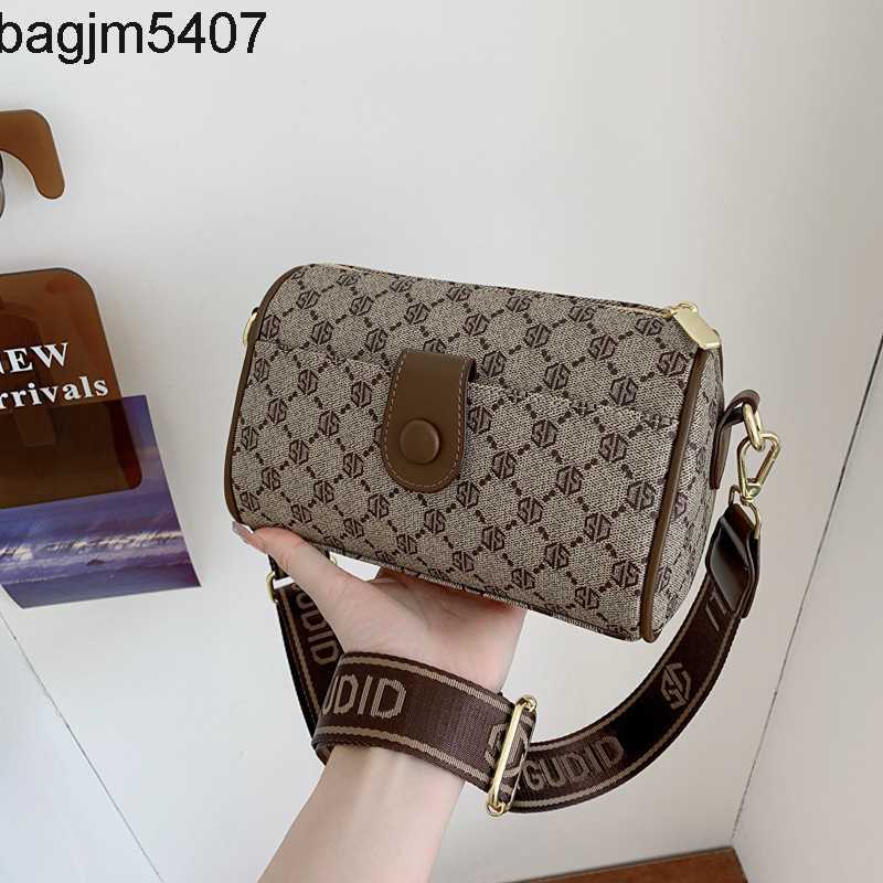 Design Bag Ladies Purse One Shoulder Women's Fashionable Prbyopia Personality Cross Body Women's Backpack Daily Match with Trendy, Coffee
Design Bag Ladies Purse One Shoulder Women's Fashionable Prbyopia Personality Cross Body Women's Backpack Daily Match with Trendy, Coffee