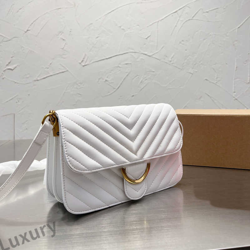 piko swallow purses for women crossbody bag women designer handbags Luxury Womens's Classic handbags chain zipper V suture messenger purse 221202, Red--21*12cm--style 1
piko swallow purses for women crossbody bag women designer handbags Luxury Womens's Classic handbags chain zipper V suture messenger purse 221202, Red--21*12cm--style 1