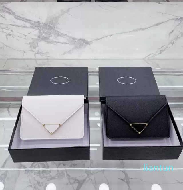 2022 Bag Luxurys Bags Retro Chains Leather Handbags Girl Fashion Printed Women Totes Classic Crossbody Clutch Purse, No bag (not for individual sale)
2022 Bag Luxurys Bags Retro Chains Leather Handbags Girl Fashion Printed Women Totes Classic Crossbody Clutch Purse, No bag (not for individual sale)