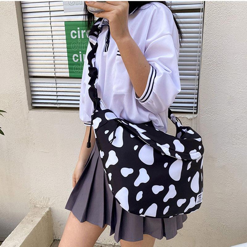 Duffel Bags Fashionable Women's Shoulder Bag Lightweight Large Capacity Messenger For Shopping Traveling PR Sale, Black
Duffel Bags Fashionable Women's Shoulder Bag Lightweight Large Capacity Messenger For Shopping Traveling PR Sale, Black