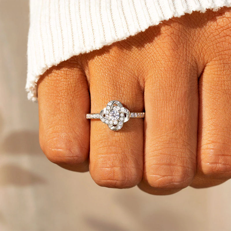 CZ Stones ring Luck flower Rings for Women S925 Sterling Silver Rhinestone Wedding Ring Female Fashion Jewelry Christmas Gift
CZ Stones ring Luck flower Rings for Women S925 Sterling Silver Rhinestone Wedding Ring Female Fashion Jewelry Christmas Gift