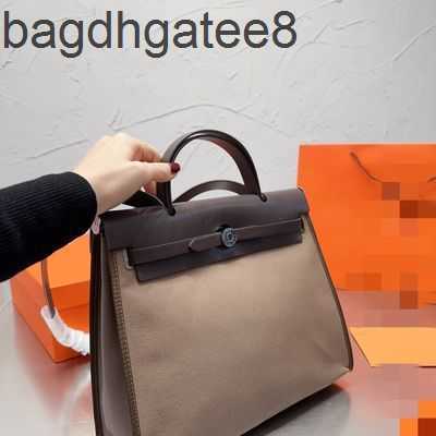Hermee Leather Bag Cavas France 2023 Herbag Designer Handbag Bags Shoulder Worn Fashion with Size 31 24 Rf25, 31cm
Hermee Leather Bag Cavas France 2023 Herbag Designer Handbag Bags Shoulder Worn Fashion with Size 31 24 Rf25, 31cm
