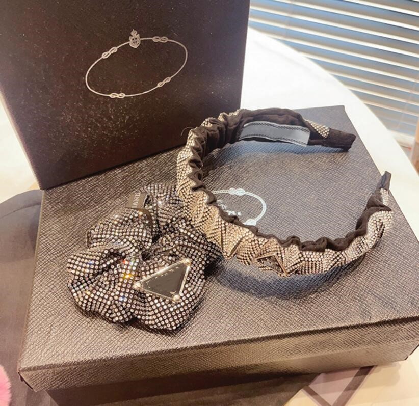 The diamond-encrusted personality of European Headbands goes hand-in-hand with outing headbands
The diamond-encrusted personality of European Headbands goes hand-in-hand with outing headbands