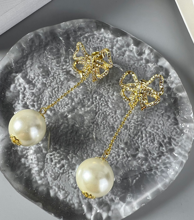INS New in luxury fine jewelry earrings for womens pendant k Gold Heart Necklace with Engraved Beads tennis bracelet
INS New in luxury fine jewelry earrings for womens pendant k Gold Heart Necklace with Engraved Beads tennis bracelet