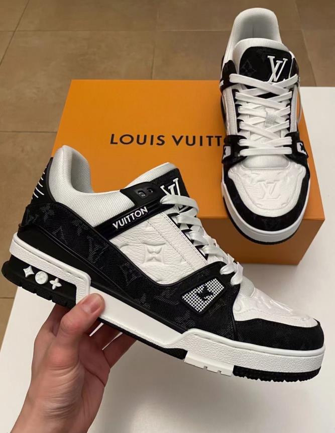 2023 nike Designer sb Luxury dunk Casual Shoes Calfskin Shoe Men Platform Sneakers brand lv Sneaker Runner Fashion Trainers Louis Vuitton gucci
2023 nike Designer sb Luxury dunk Casual Shoes Calfskin Shoe Men Platform Sneakers brand lv Sneaker Runner Fashion Trainers Louis Vuitton gucci