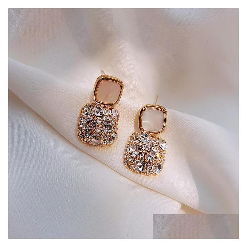 Dangle Chandelier Fashion Jewelry S925 Sier Needle Earrings Rhinstone Square Dangle Stud Drop Delivery Dhsi0
Dangle Chandelier Fashion Jewelry S925 Sier Needle Earrings Rhinstone Square Dangle Stud Drop Delivery Dhsi0