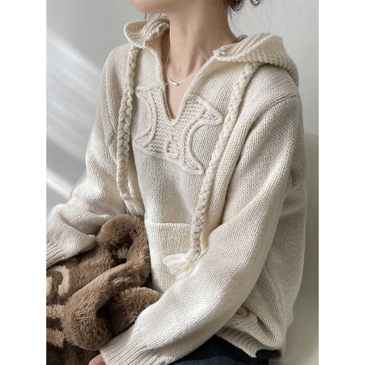 Women's Jacket Sweater Coat Cell 22FW Celebrity Twist Pattern Hooded Solid Color Style V-neck Loose Shoulder Knit TopElegant Classic Fashio, Light camel
Women's Jacket Sweater Coat Cell 22FW Celebrity Twist Pattern Hooded Solid Color Style V-neck Loose Shoulder Knit TopElegant Classic Fashio, Light camel