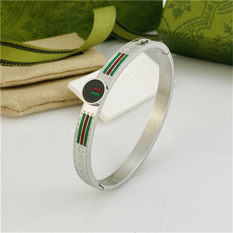 Fashion design Bracelet Designer Bracelets Luxury Jewelry For Women Fashionable Bangle Titanium Steel Alloy Gold-Plated Craft Never Fade Christmas gifts
Fashion design Bracelet Designer Bracelets Luxury Jewelry For Women Fashionable Bangle Titanium Steel Alloy Gold-Plated Craft Never Fade Christmas gifts