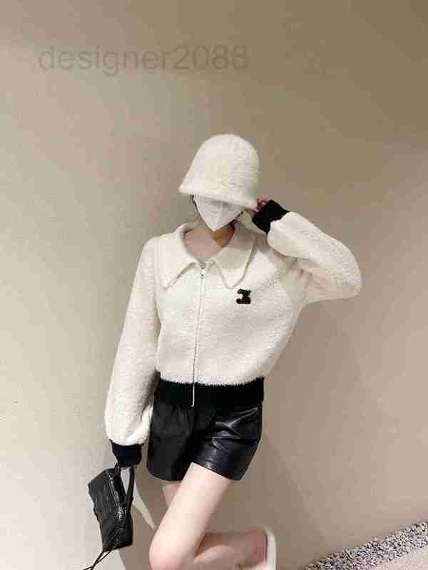 Women' Knits & Tees designer Fashion brand zipper short coat women' 22 winter new style embroidered letters on the back loose lapel long sleeve knitted cardigan DRNR, White
Women' Knits & Tees designer Fashion brand zipper short coat women' 22 winter new style embroidered letters on the back loose lapel long sleeve knitted cardigan DRNR, White