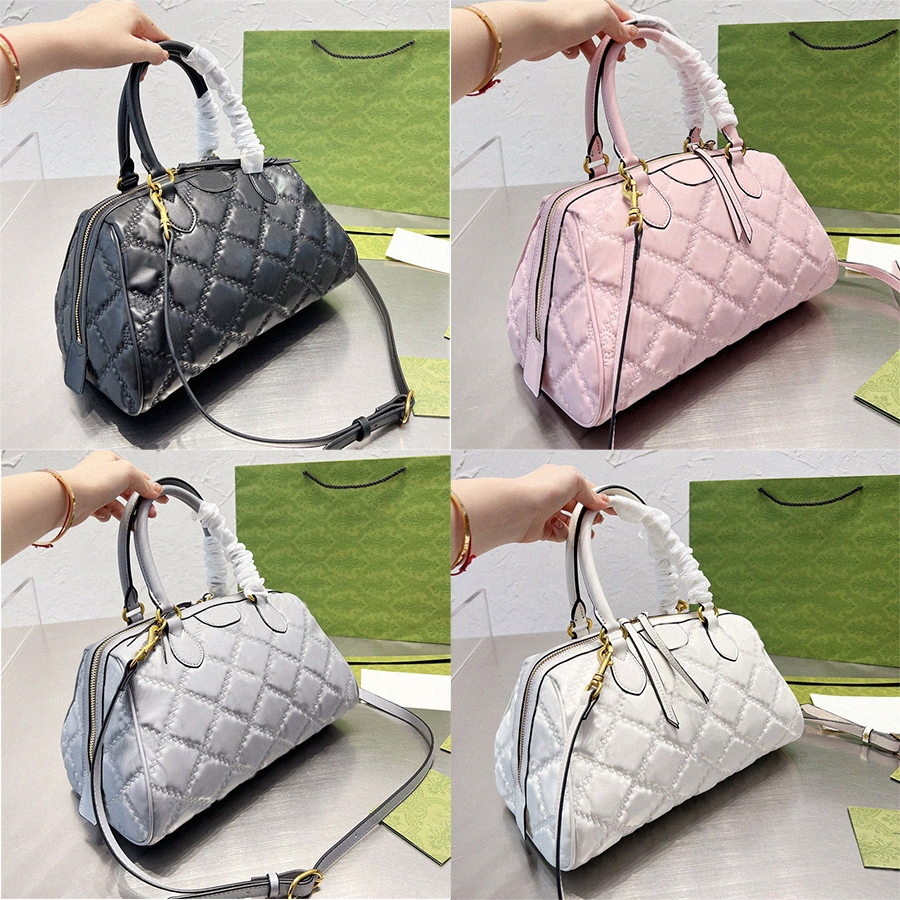 Luxury Matelasse Leather Top Handle Bag Cotton Linen Lining Crossbody Designer Handbag Gold Toned Hardware Shoulder Bags Chain Wallet Pillow Bag for Women Men
Luxury Matelasse Leather Top Handle Bag Cotton Linen Lining Crossbody Designer Handbag Gold Toned Hardware Shoulder Bags Chain Wallet Pillow Bag for Women Men