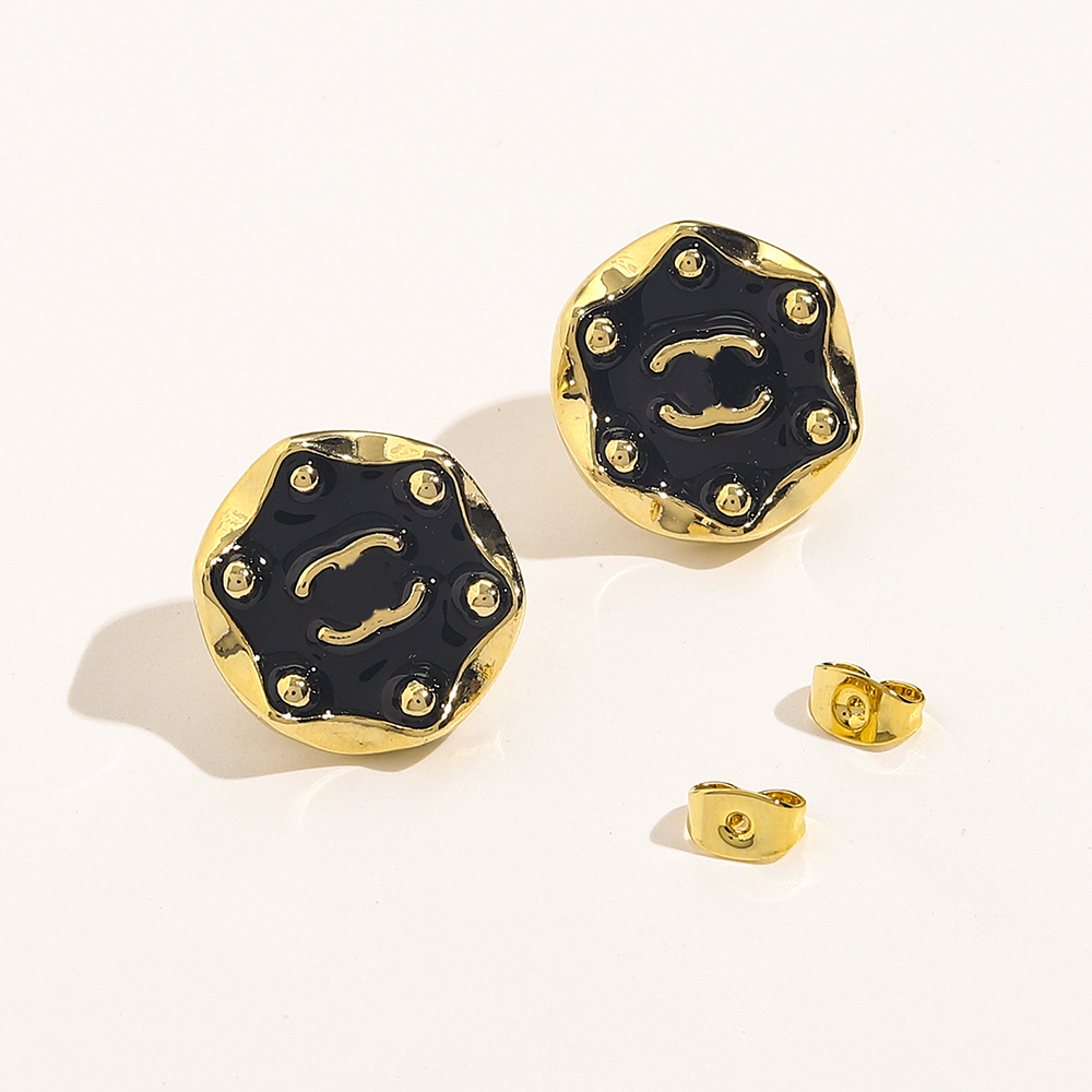 Classic Stamp Earrings Earings Designer Lucky Charm Women Diamonds Star Party Flower Rhinestone Birthday Gift Luxury Brand European American Leather Rope C1
Classic Stamp Earrings Earings Designer Lucky Charm Women Diamonds Star Party Flower Rhinestone Birthday Gift Luxury Brand European American Leather Rope C1