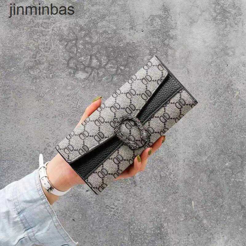 Luxury Design Bag Shop Wholesale and Retail Wallet Women's Long Multi Card Online Red Live 2023 New Wallet, Bright red gun color hardware
Luxury Design Bag Shop Wholesale and Retail Wallet Women's Long Multi Card Online Red Live 2023 New Wallet, Bright red gun color hardware