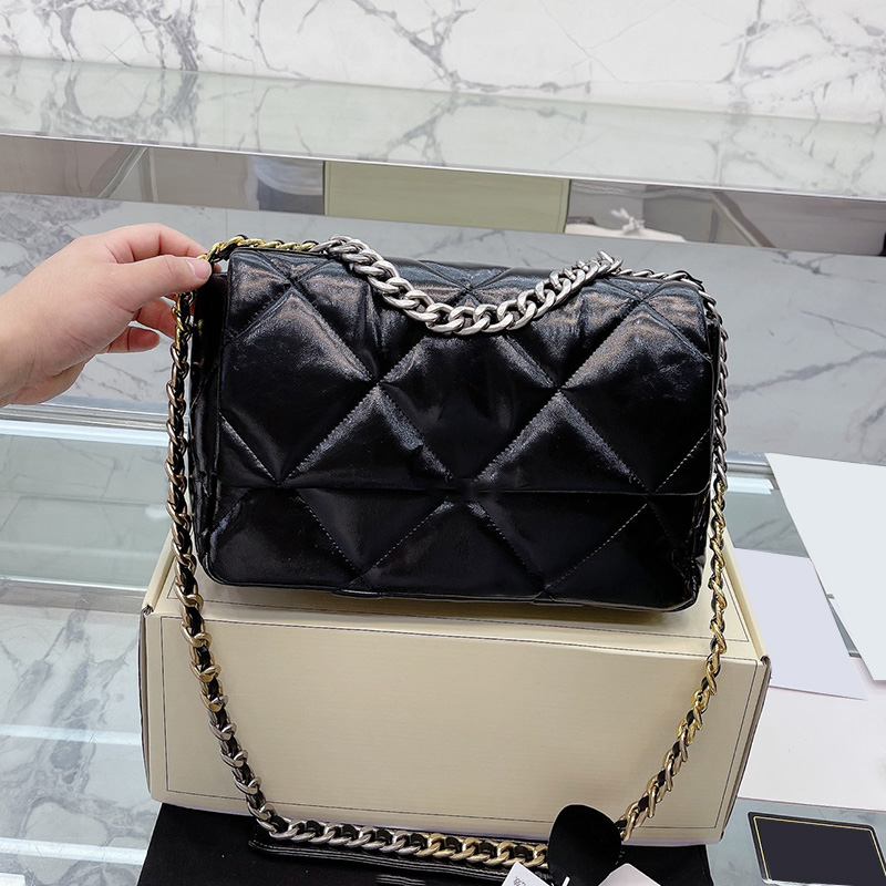 Ladies Jumbo Cross Body Oil Wax Leather 19 Bags Luxury Designer Handbags Aged Silver Turn Lock Metal Hardware Two-tone Chain Shoulder Outdoor Sacoche 8 Colors 30CM, Box
Ladies Jumbo Cross Body Oil Wax Leather 19 Bags Luxury Designer Handbags Aged Silver Turn Lock Metal Hardware Two-tone Chain Shoulder Outdoor Sacoche 8 Colors 30CM, Box