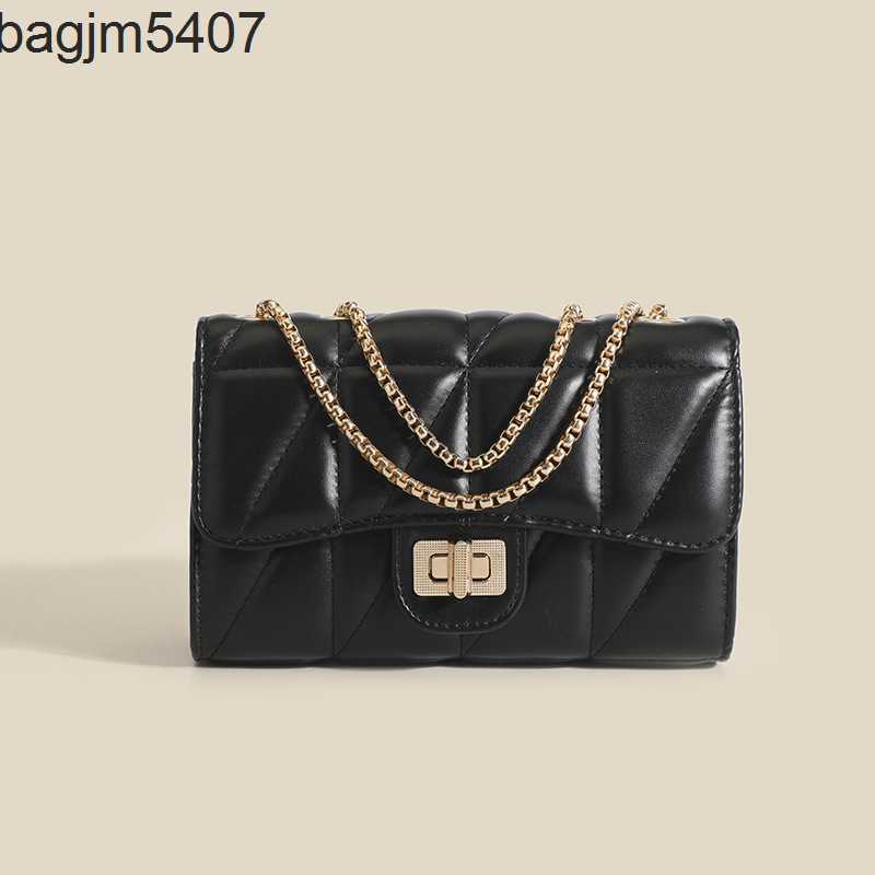 Design Bag Ladies Purse Xiaozhong Lingge Chain Small Fragrant Bag Women 2023 New Lock Buckle Square Fashion Versatile One Shoulder Crossbody, White
Design Bag Ladies Purse Xiaozhong Lingge Chain Small Fragrant Bag Women 2023 New Lock Buckle Square Fashion Versatile One Shoulder Crossbody, White