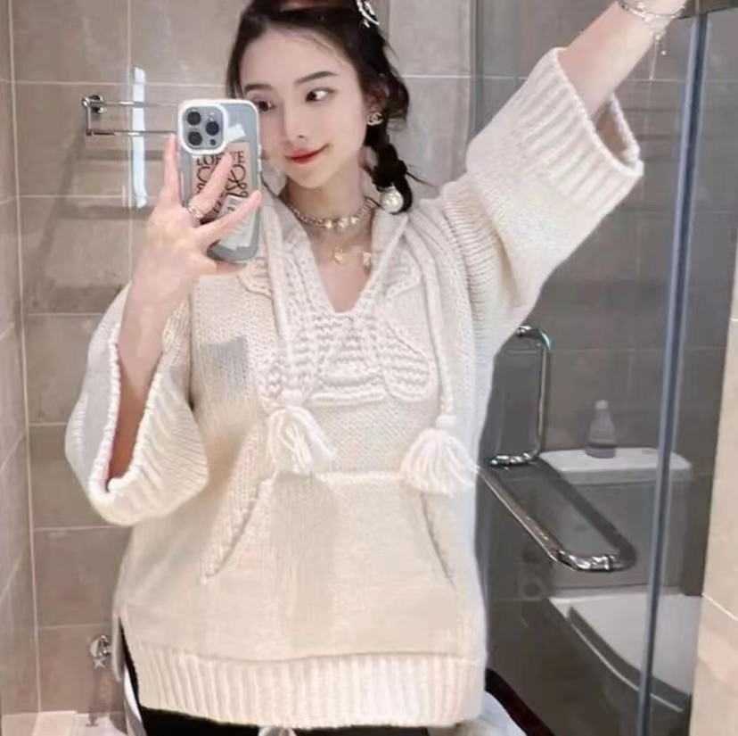 Women' Jacket Sweater Coat Cell 22FW Celebrity Autumn and Winter Embroidery Slouchy Hooded Knit Loose Twist Braid Top WomenElegant Classic, White
Women' Jacket Sweater Coat Cell 22FW Celebrity Autumn and Winter Embroidery Slouchy Hooded Knit Loose Twist Braid Top WomenElegant Classic, White