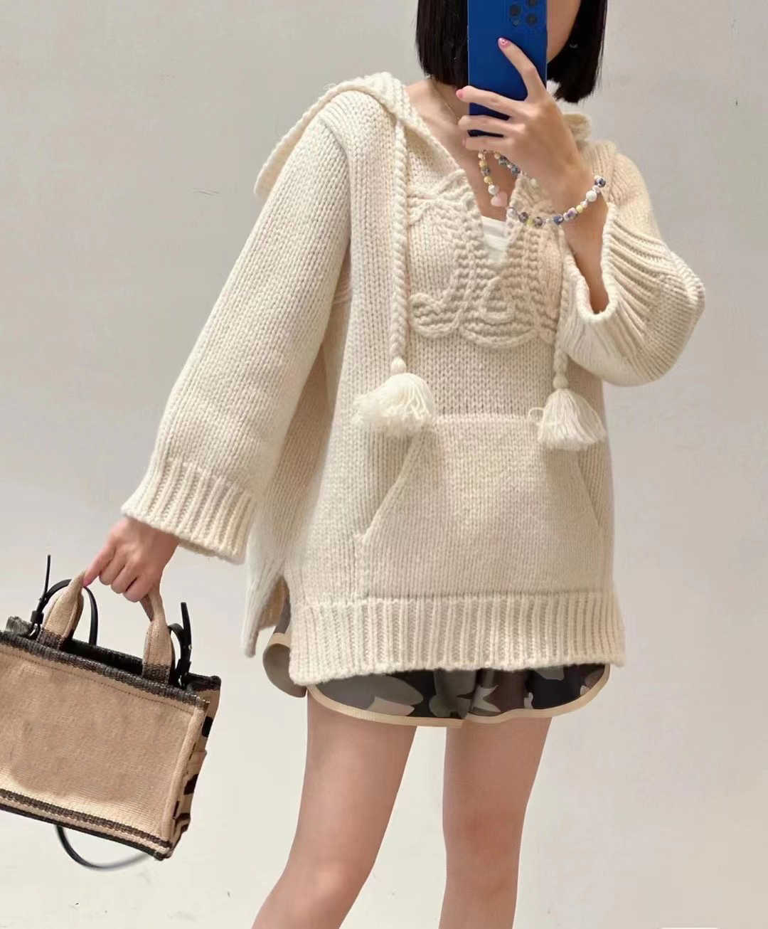 Women' Jacket Sweater Coat Cell 22FW Celebrity Autumn and Winter Hooded Long Sleeve Wool Knitwear Loose Slim Fashion V-nec PPLM, Milky white
Women' Jacket Sweater Coat Cell 22FW Celebrity Autumn and Winter Hooded Long Sleeve Wool Knitwear Loose Slim Fashion V-nec PPLM, Milky white