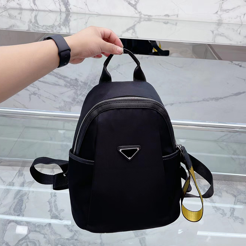 Designer Backpack Schoolbag Womens Bag Fashion Backpacks Fine Texture Large Size Large-Capacity Interior Pockets Quality Luxurys School Preppy Style Solid
Designer Backpack Schoolbag Womens Bag Fashion Backpacks Fine Texture Large Size Large-Capacity Interior Pockets Quality Luxurys School Preppy Style Solid