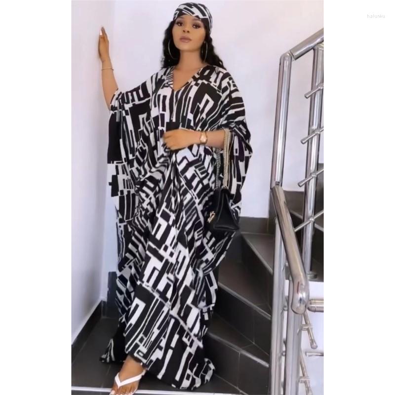 Ethnic Clothing Striped Muslim Abaya Fashion V Neck Loose Maxi African Dresses For Women Dubai Party Boubou Africain Femme Style XL 4XL
Ethnic Clothing Striped Muslim Abaya Fashion V Neck Loose Maxi African Dresses For Women Dubai Party Boubou Africain Femme Style XL 4XL